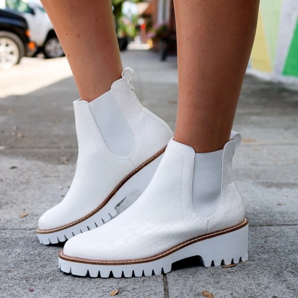 Boots - Picture 3 of 4